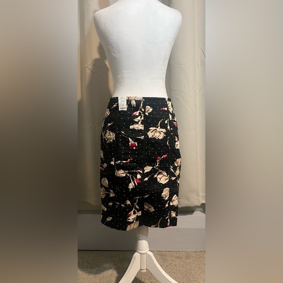 WHBM Ruched Printed Skirt with Liner - Picture 3 of 5